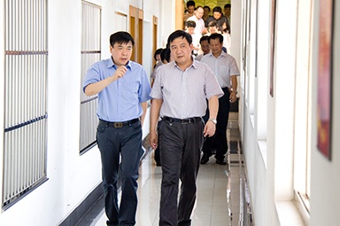 2012年7月5日，時任嘉興市委書記李衛寧一行調研公司黨建工作